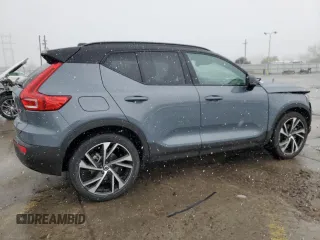 2022 Volvo XC40 R-Design с VIN YV4162UM3N2647058, выставлен на аукционе Copart как лот 53968175 с пробегом 31 218 миль миль и Списание • Salvage title. История ставок и продаж доступна на DreamBid. Изображение 3.