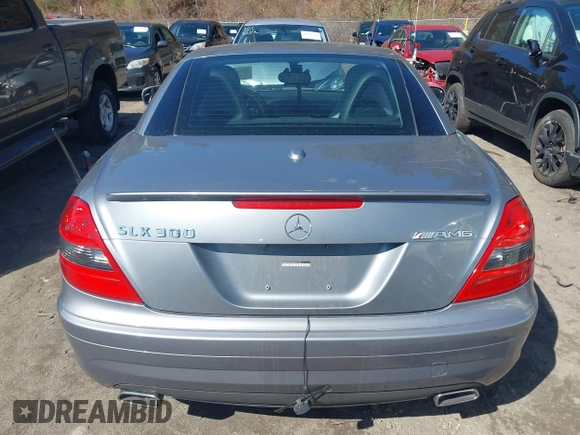 2011 Mercedes-Benz SLK 300 with VIN WDBWK5EA5BF239416, listed as a IAAI auction lot 42048520 with 57,454 mi miles and . Bid and sale history available at DreamBid. Image 8.