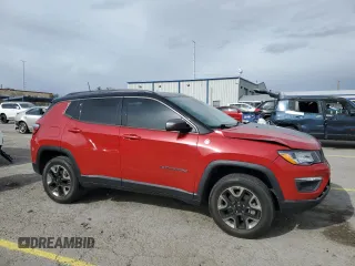 2017 Jeep Compass Trailhawk z VIN 3C4NJDDB8HT668097, wystawiony jako Copart lot #51618075 z przebiegiem 70 612 mil mil oraz Szkoda całkowita • Salvage title. Historia ofert i sprzedaży dostępna na DreamBid. Obrazek 4.