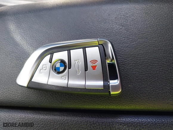 2019 BMW X7 xDrive40i with VIN 5UXCW2C57KL084137, listed as a IAAI auction lot 41662958 with 34,751 mi miles. Bid and sale history available at carsss.com. Image 11.
