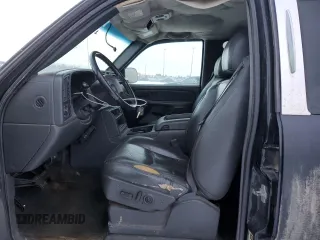 2005 GMC Sierra 2500HD SLT z VIN 1GTHK23275F954643, wystawiony jako Copart lot #88629455 z przebiegiem Nie podano mil oraz Nie do naprawy • Non repairable. Historia ofert i sprzedaży dostępna na DreamBid. Obrazek 7.