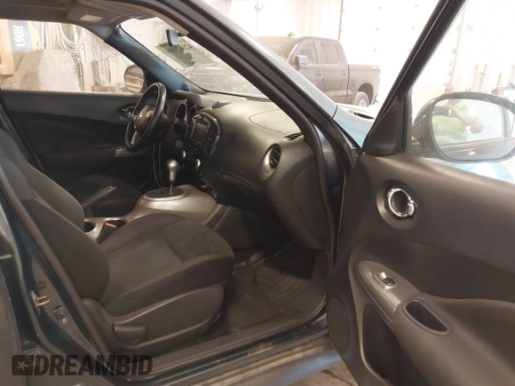 2011 Nissan Juke SL with VIN JN8AF5MV0BT013021, listed as a IAAI auction lot 42142958 with 160,709 mi miles. Bid and sale history available at carsss.com. Image 5.