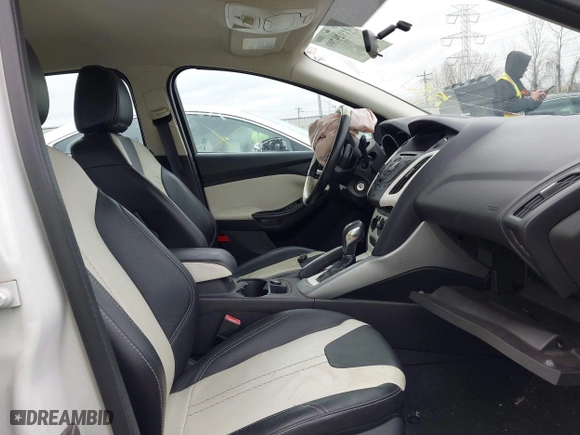 2013 Ford Focus SE with VIN 1FADP3K26DL345721, listed as a IAAI auction lot 41929799 with 143,713 mi miles. Bid and sale history available at carsss.com. Image 5.