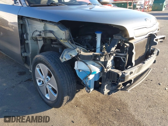 2015 Kia Soul with VIN KNDJN2A22F7169714, listed as a IAAI auction lot 41431556 with 122,834 mi miles. Bid and sale history available at carsss.com. Image 6.