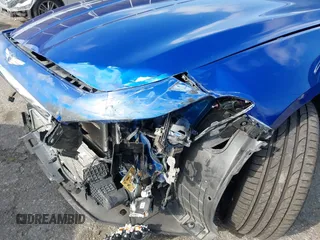 2019 Genesis G70 Advanced with VIN KMTG74LE4KU032620, listed as a IAAI auction lot 42211639 with 59,132 mi miles and . Bid and sale history available at DreamBid. Image 6.