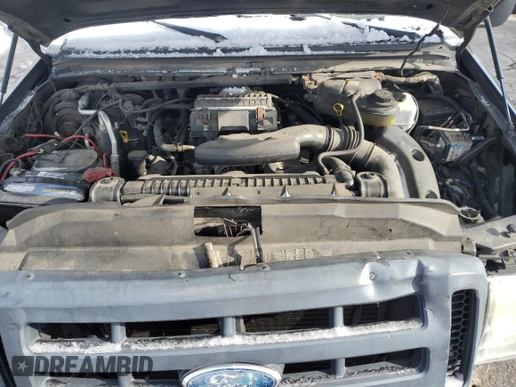 2007 Ford F-250 XL with VIN 1FTNF21597EA76663, listed as a Copart auction lot 41736475 with 163,956 mi miles and Salvage Title. Bid and sale history available at DreamBid. Image 11.