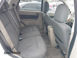 2009 Ford Escape Hybrid with VIN 1FMCU49379KA89407, listed as a IAAI auction lot 41692553 with 172,637 mi miles. Bid and sale history available at carsss.com. Image 8.