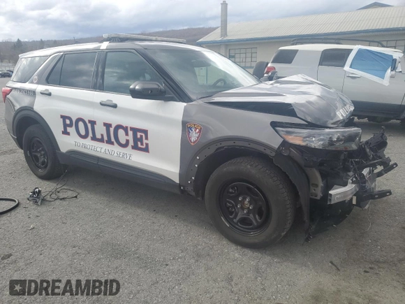 2024 Ford Police Interceptor Utility z VIN 1FM5K8AB9RGA69221, wystawiony jako Copart lot #51231915 z przebiegiem 3 386 mil mil oraz Szkoda całkowita • Salvage title. Historia ofert i sprzedaży dostępna na DreamBid. Obrazek 4.