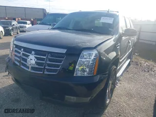 2007 Cadillac Escalade EXT with VIN 3GYFK62887G132949, listed as a IAAI auction lot 41292397 with 145355 miles. Bid and sale history available at carsss.com. Image 17.
