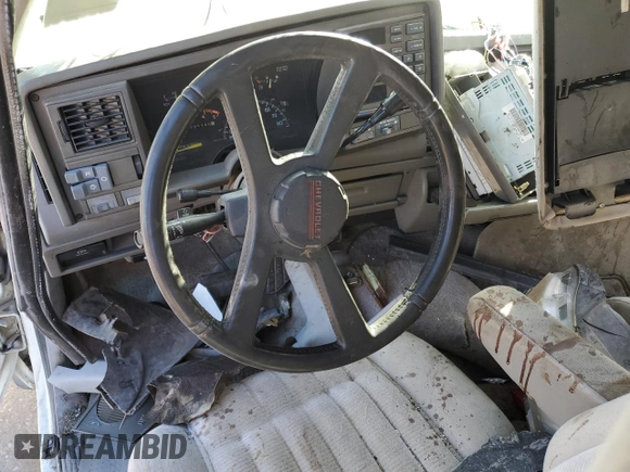 1994 Chevrolet Suburban with VIN 1GNGK26N2RJ373188, listed as a Copart auction lot 75893984 with 221,145 mi miles and Salvage Title. Bid and sale history available at carsss.com. Image 8.