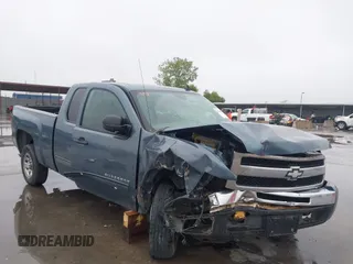 2010 Chevrolet Silverado 1500 LS with VIN 1GCSCREA5AZ176206, listed as a IAAI auction lot 41003831 with 126,617 mi miles. Bid and sale history available at carsss.com. Image 6.