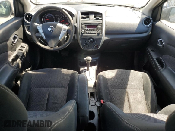 2016 Nissan Versa S z VIN 3N1CN7AP6GL840268, wystawiony jako Copart lot #55103695 z przebiegiem 106 331 mil mil oraz Czysty tytuł • Clean title. Historia ofert i sprzedaży dostępna na DreamBid. Obrazek 8.