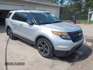 2013 Ford Explorer Sport z VIN 1FM5K8GT3DGC08879, wystawiony jako IAAI lot #42120822 z przebiegiem 183 713 mil mil oraz . Historia ofert i sprzedaży dostępna na DreamBid. Obrazek 1.