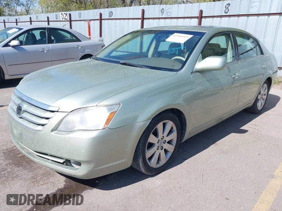 2007 Toyota Avalon XL with VIN 4T1BK36B07U239298, listed as a IAAI auction lot 42046413 with 221,018 mi miles. Bid and sale history available at carsss.com. Image 2.
