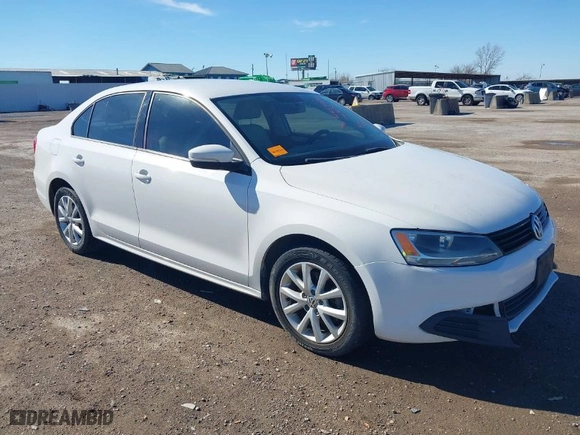 2011 Volkswagen Jetta Sedan SE w/Convenience & Sunroof with VIN 3VWDX7AJ9BM321156, listed as a IAAI auction lot 41654120 with NaN miles. Bid and sale history available at carsss.com. Image 1.