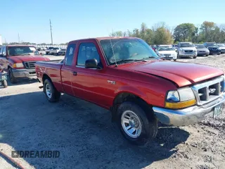 2000 Ford Ranger XL with VIN 1FTYR14VXYTB00914, listed as a IAAI auction lot 41891845 with 186,148 mi miles. Bid and sale history available at carsss.com. Image 1.
