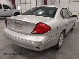 2002 Ford Taurus SES Standard with VIN 1FAFP55U42A166703, listed as a IAAI auction lot 41868369 with 178,362 mi miles. Bid and sale history available at carsss.com. Image 4.