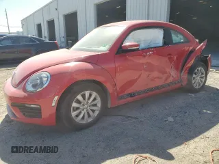 2019 Volkswagen Beetle S z VIN 3VWFD7AT9KM718059, wystawiony jako Copart lot #53284925 z przebiegiem 54 910 mil mil oraz Szkody całkowita. Historia ofert i sprzedaży dostępna na DreamBid. Obrazek 1.