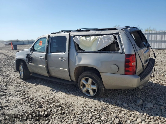 2007 Chevrolet Suburban LT with VIN 1GNFK16397J218901, listed as a Copart auction lot 55695095 with 301,359 mi miles and Non Repairable. Bid and sale history available at DreamBid. Image 2.