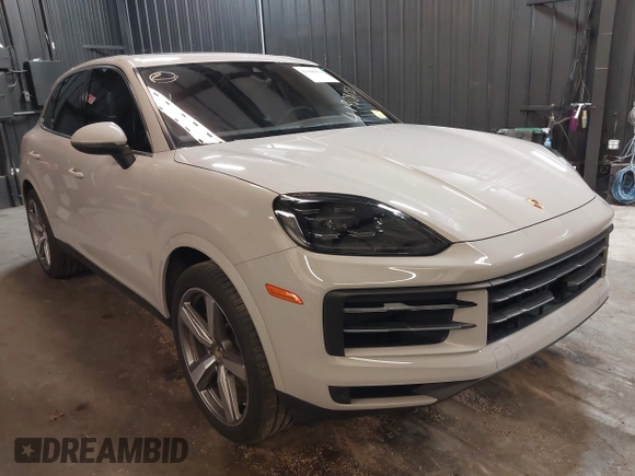 2024 Porsche Cayenne z VIN WP1AA2AY5RDA01585, wystawiony jako IAAI lot #41908153 z przebiegiem 15 559 mil mil oraz . Historia ofert i sprzedaży dostępna na DreamBid. Obrazek 1.