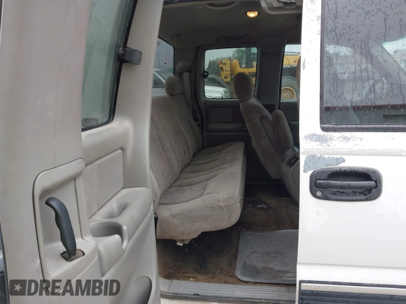 2000 Chevrolet Silverado 1500 LS with VIN 2GCEC19T4Y1407058, listed as a IAAI auction lot 41699820 with 309,057 mi miles. Bid and sale history available at carsss.com. Image 8.