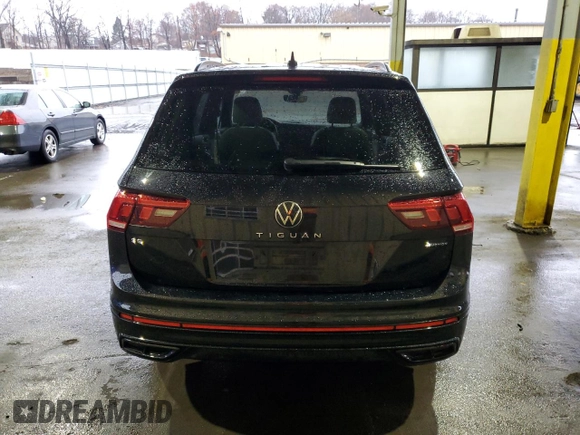 2022 Volkswagen Tiguan SE R-Line Black with VIN 3VV8B7AX1NM155177, listed as a Copart auction lot 83462284 with 9,905 mi miles and Salvage Title. Bid and sale history available at DreamBid. Image 6.