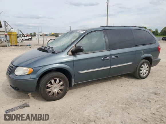 2005 Chrysler Town & Country Touring z VIN 2C4GP54L25R421842, wystawiony jako Copart lot #54439785 z przebiegiem 178 071 mil mil oraz Szkody całkowita. Historia ofert i sprzedaży dostępna na DreamBid. Obrazek 1.