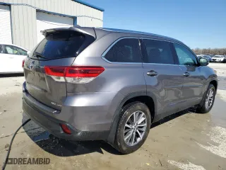 2019 Toyota Highlander SE with VIN 5TDJZRFH6KS925510, listed as a Copart auction lot 48819195 with 96,677 mi miles and Salvage Title. Bid and sale history available at carsss.com. Image 3.