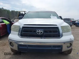 2013 Toyota Tundra z VIN 5TFDW5F13DX275744, wystawiony jako IAAI lot #41689927 z przebiegiem 259 732 mil mil oraz . Historia ofert i sprzedaży dostępna na DreamBid. Obrazek 12.