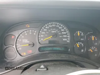 2005 Chevrolet Avalanche LS with VIN 3GNEC12Z95G145773, listed as a Copart auction lot 66265774 with 208,082 mi miles and Non Repairable. Bid and sale history available at carsss.com. Image 9.