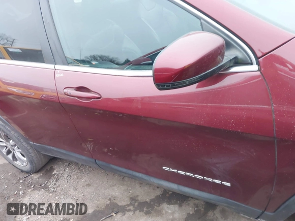2019 Jeep Cherokee Latitude Plus z VIN 1C4PJLLBXKD420578, wystawiony jako IAAI lot #41462302 z przebiegiem 116 277 mil mil oraz . Historia ofert i sprzedaży dostępna na DreamBid. Obrazek 14.