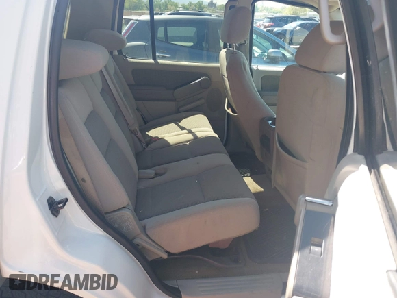 2006 Ford Explorer XLT with VIN 1FMEU73E06UB35020, listed as a IAAI auction lot 42159995 with 154,202 mi miles. Bid and sale history available at carsss.com. Image 8.