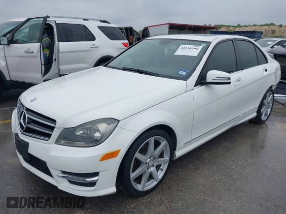 2014 Mercedes-Benz C 250 Sport с VIN WDDGF4HB0EA958816, выставлен на аукционе IAAI как лот 42150390 с пробегом 89 358 миль миль и . История ставок и продаж доступна на DreamBid. Изображение 20.