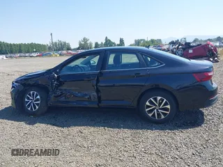 2024 Volkswagen Jetta S с VIN 3VW5M7BU9RM094258, выставлен на аукционе IAAI как лот 42575410 с пробегом 15 639 миль миль и . История ставок и продаж доступна на DreamBid. Изображение 14.