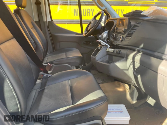 2023 Ford Transit Passenger XL with VIN 1FBAX2C83PKB01131, listed as a Copart auction lot 49160085 with 500 mi miles and Clean Title. Bid and sale history available at DreamBid. Image 5.