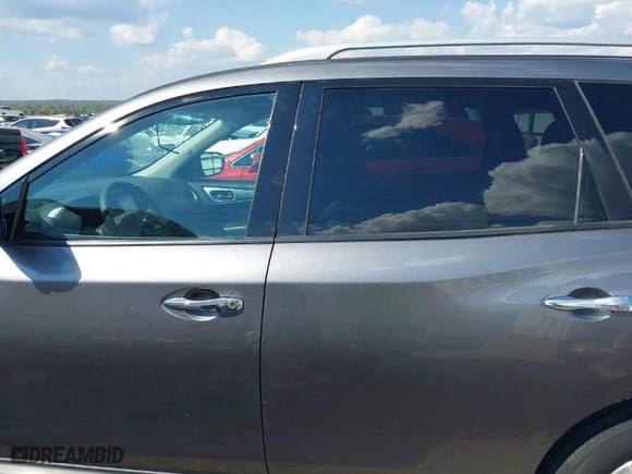 2017 Nissan Pathfinder S with VIN 5N1DR2MM1HC662434, listed as a IAAI auction lot 40319157 with 176,365 mi miles. Bid and sale history available at carsss.com. Image 14.