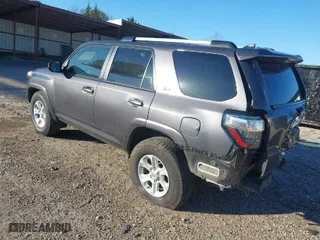 2021 Toyota 4Runner SR5 with VIN JTEEU5JRXM5235997, listed as a IAAI auction lot 41185640 with 68,445 mi miles. Bid and sale history available at carsss.com. Image 3.