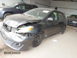 2010 Toyota Matrix S z VIN 2T1KE4EEXAC036565, wystawiony jako IAAI lot #42459351 z przebiegiem 182 150 mil mil oraz . Historia ofert i sprzedaży dostępna na DreamBid. Obrazek 2.