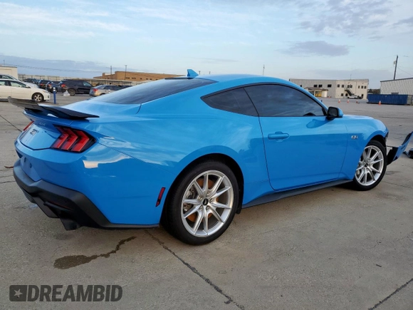 2024 Ford Mustang GT with VIN 1FA6P8CF7R5422101, listed as a Copart auction lot 44916845 with 10,386 mi miles and Salvage Title. Bid and sale history available at carsss.com. Image 3.