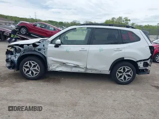 2024 Subaru Forester Premium with VIN JF2SKADC1RH496259, listed as a IAAI auction lot 42288694 with 13,568 mi miles and . Bid and sale history available at DreamBid. Image 14.