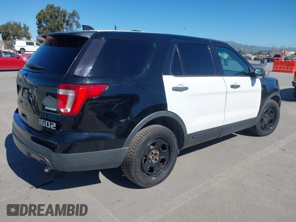 2016 Ford Police Interceptor Utility z VIN 1FM5K8AT7GGC36763, wystawiony jako IAAI lot #41862563 z przebiegiem 87 276 mil mil oraz . Historia ofert i sprzedaży dostępna na DreamBid. Obrazek 4.