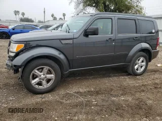 2011 Dodge Nitro SXT z VIN 1D4PT5GK0BW509907, wystawiony jako Copart lot #42716715 z przebiegiem 88 884 mil mil oraz Szkody całkowita. Historia ofert i sprzedaży dostępna na DreamBid. Obrazek 1.