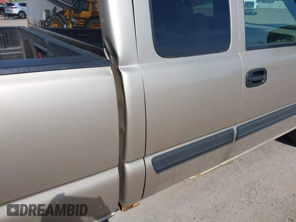 2005 Chevrolet Silverado 1500 Z71 with VIN 2GCEK19B951171707, listed as a IAAI auction lot 42062775 with 129,044 mi miles and . Bid and sale history available at DreamBid. Image 18.