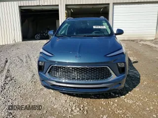 2024 Buick Encore GX Avenir с VIN KL4AMGSL2RB057630, выставлен на аукционе Copart как лот 89081825 с пробегом 6 096 миль миль и Списание • Salvage title. История ставок и продаж доступна на DreamBid. Изображение 15.
