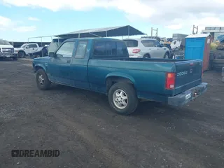 1994 Dodge Dakota with VIN 1B7GL23X7RW147890, listed as a IAAI auction lot 41323742 with 189,764 mi miles and . Bid and sale history available at carsss.com. Image 3.