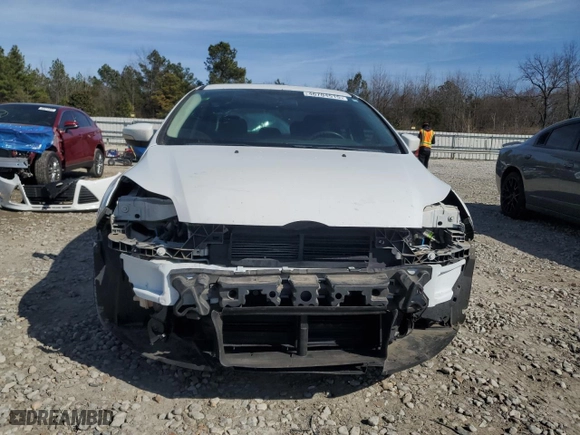 2014 Ford Focus SE with VIN 1FADP3F2XEL302009, listed as a Copart auction lot 46704515 with 122,596 mi miles and Salvage Title. Bid and sale history available at carsss.com. Image 5.