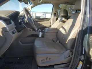 2019 GMC Yukon XL SLT with VIN 1GKS2GKC3KR296430, listed as a Copart auction lot 49179235 with 41,647 mi miles and Salvage title. Bid and sale history available at DreamBid. Image 7.