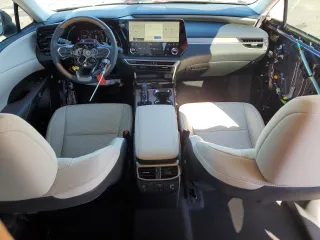 2024 Lexus RX with VIN 2T2BAMCA8RC067526, listed as a Copart auction lot 87695555 with 7,858 mi miles and Salvage Title. Bid and sale history available at carsss.com. Image 8.
