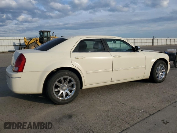 2006 Chrysler 300 Touring with VIN 2C3KK53G96H365178, listed as a Copart auction lot 43570425 with 206,552 mi miles and Salvage Title. Bid and sale history available at carsss.com. Image 3.