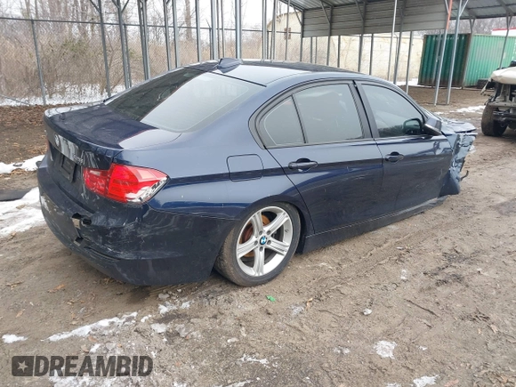2013 BMW 3 Series 328i xDrive with VIN WBA3B5C55DF590224, listed as a IAAI auction lot 41348272 with 117,392 mi miles. Bid and sale history available at carsss.com. Image 4.